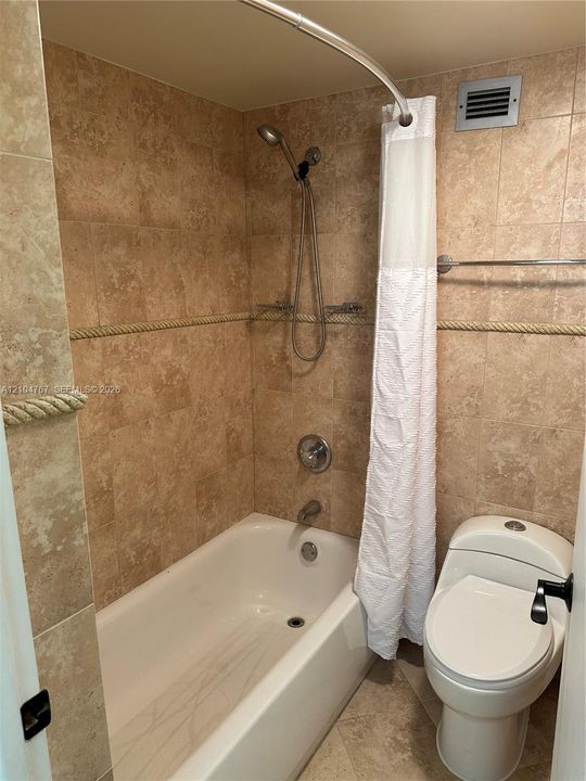 В аренду: $3,650 (2 спален, 2 ванн, 1206 Квадратных фут)