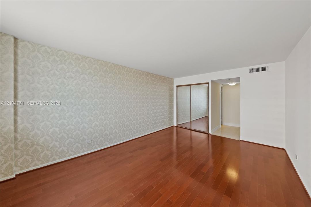 На продажу: $348,000 (1 спален, 1 ванн, 943 Квадратных фут)