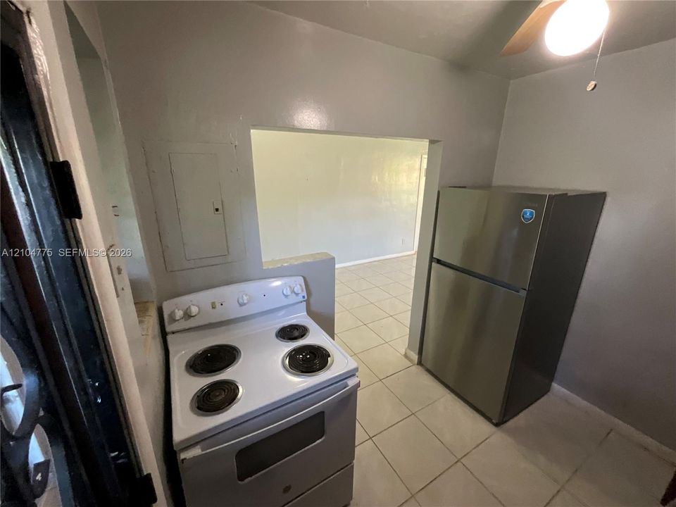 В аренду: $2,300 (2 спален, 1 ванн, 1345 Квадратных фут)