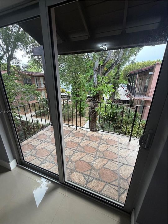 For Rent: $1,700 (1 beds, 1 baths, 615 Square Feet)