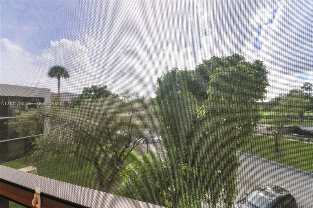 En Venta: $305,000 (2 camas, 2 baños, 965 Pies cuadrados)