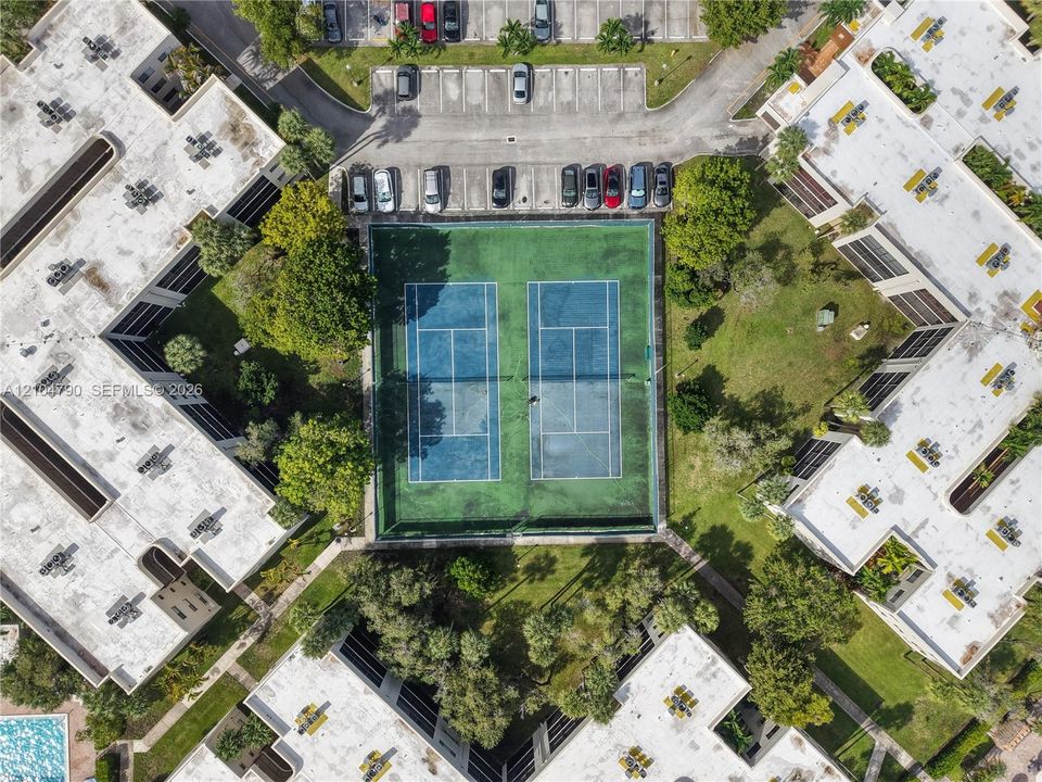 En Venta: $305,000 (2 camas, 2 baños, 965 Pies cuadrados)