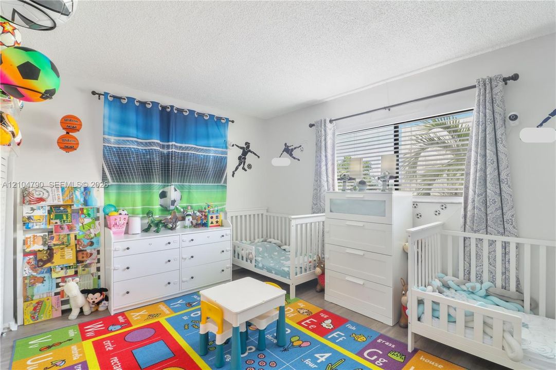 En Venta: $305,000 (2 camas, 2 baños, 965 Pies cuadrados)
