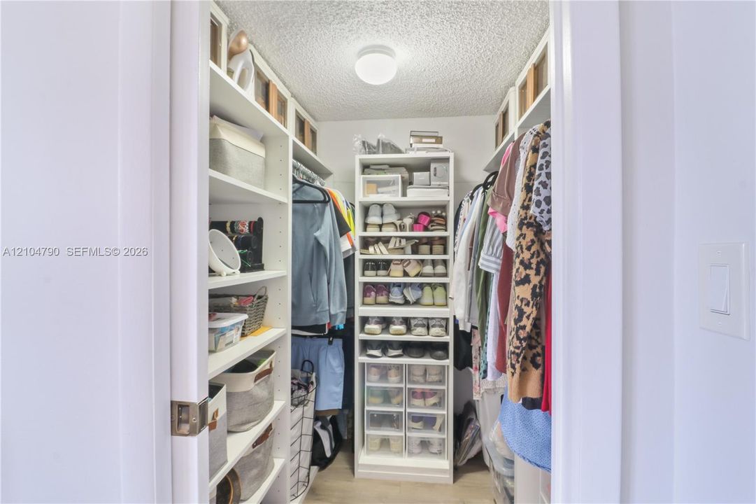 En Venta: $305,000 (2 camas, 2 baños, 965 Pies cuadrados)