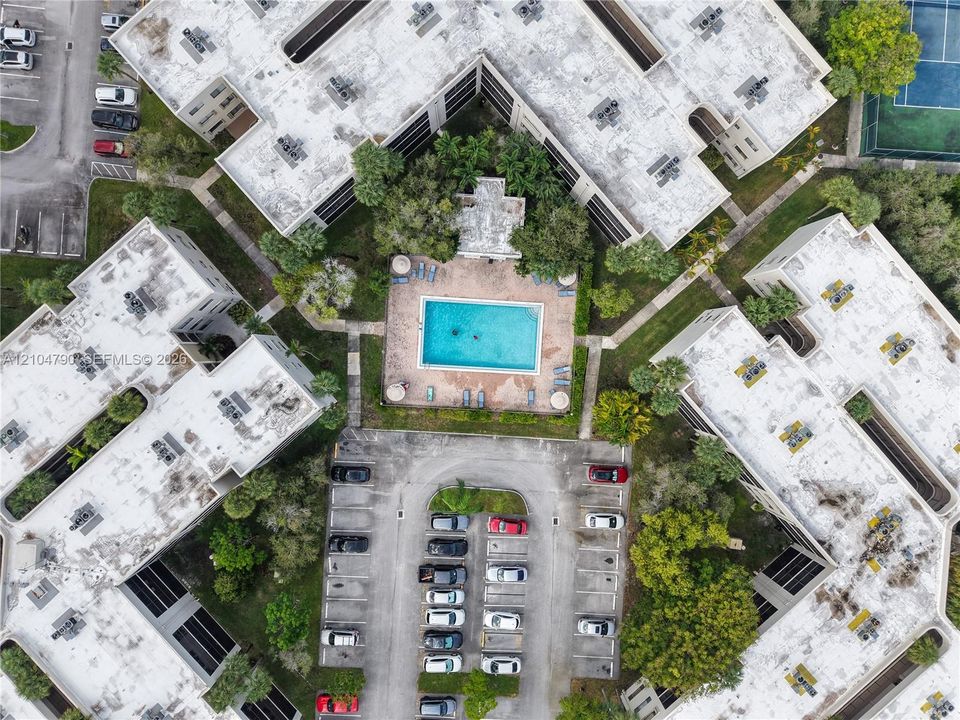 En Venta: $305,000 (2 camas, 2 baños, 965 Pies cuadrados)