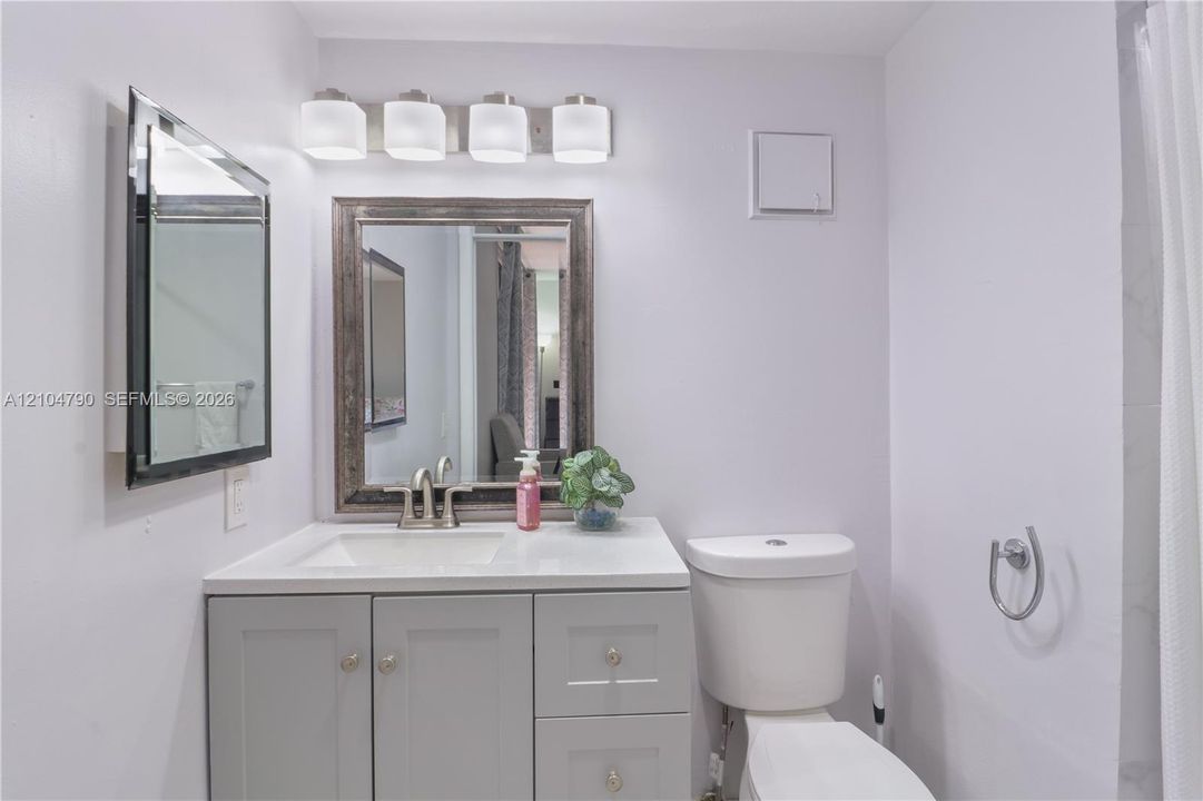 En Venta: $305,000 (2 camas, 2 baños, 965 Pies cuadrados)