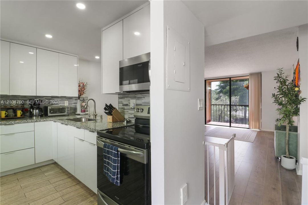 En Venta: $305,000 (2 camas, 2 baños, 965 Pies cuadrados)