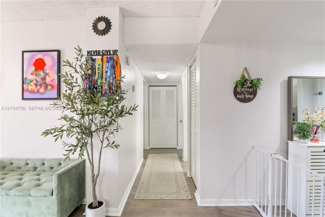 En Venta: $305,000 (2 camas, 2 baños, 965 Pies cuadrados)