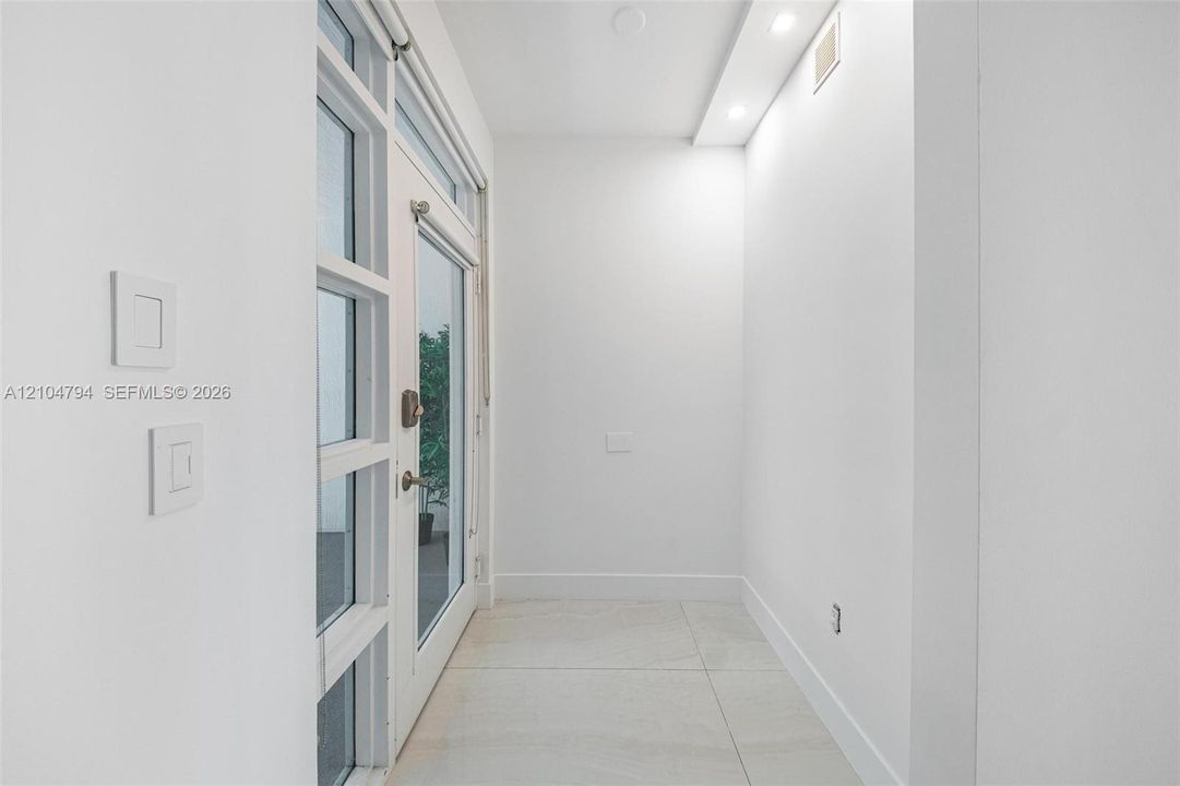 На продажу: $949,000 (3 спален, 2 ванн, 1336 Квадратных фут)