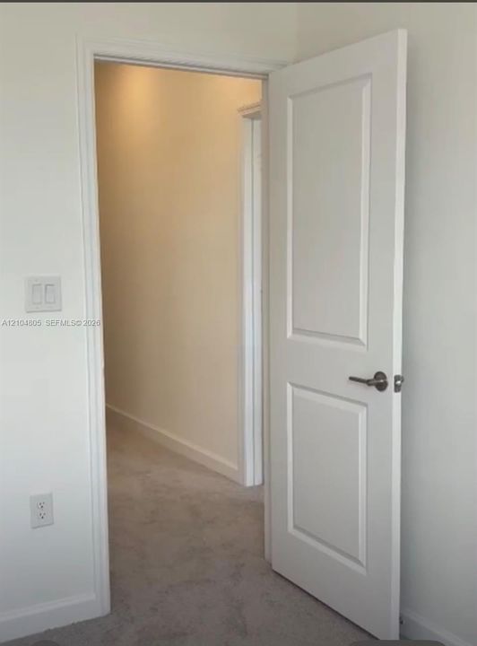 В аренду: $3,300 (4 спален, 2 ванн, 1816 Квадратных фут)