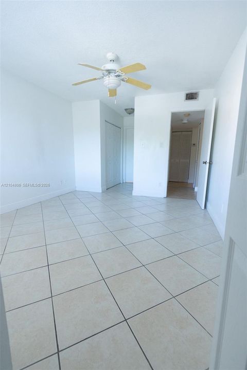 For Sale: $310,000 (2 beds, 2 baths, 1084 Square Feet)