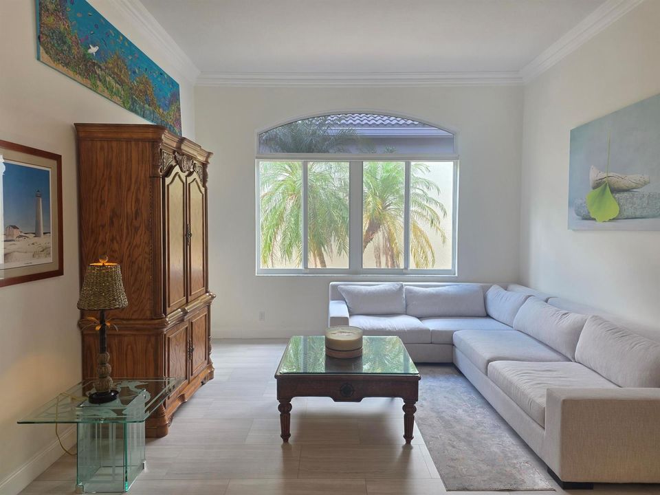 7200 Demedici 3bd 2231sq ft