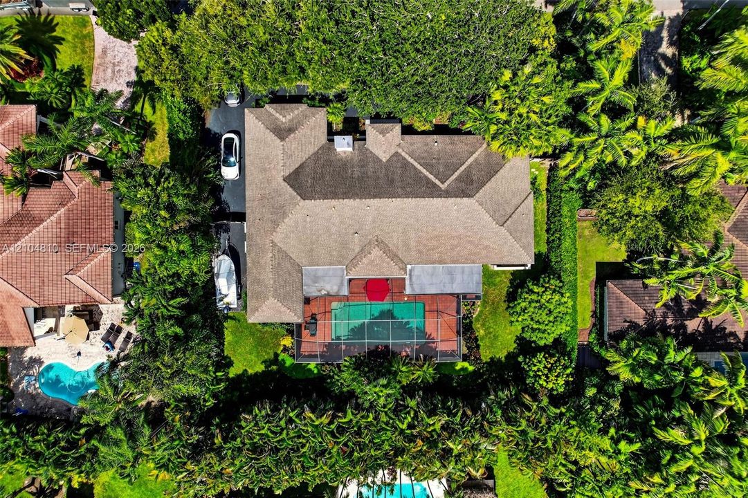 Activo con contrato: $1,275,000 (5 camas, 3 baños, 2777 Pies cuadrados)