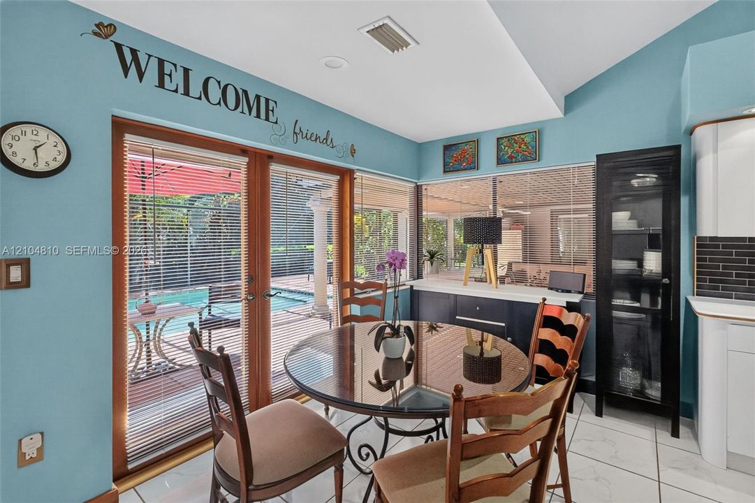 Activo con contrato: $1,275,000 (5 camas, 3 baños, 2777 Pies cuadrados)
