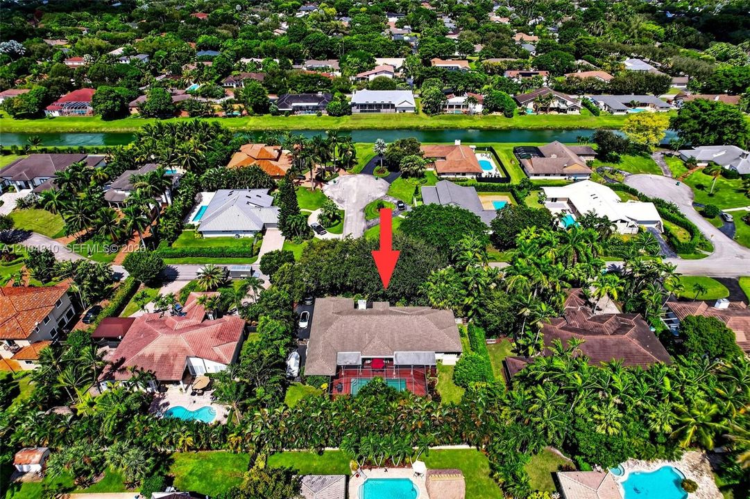 Activo con contrato: $1,275,000 (5 camas, 3 baños, 2777 Pies cuadrados)