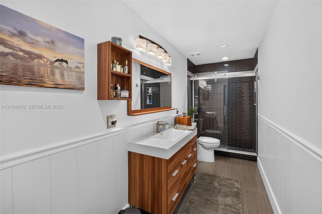 2nd bathroom