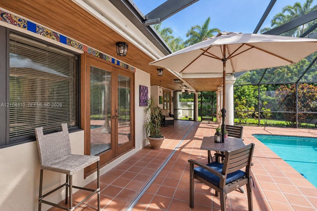 Activo con contrato: $1,275,000 (5 camas, 3 baños, 2777 Pies cuadrados)