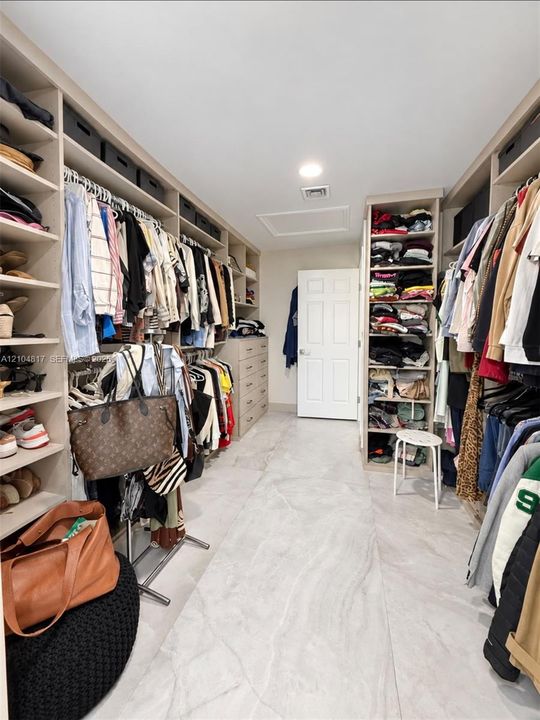 В аренду: $6,200 (4 спален, 3 ванн, 2312 Квадратных фут)