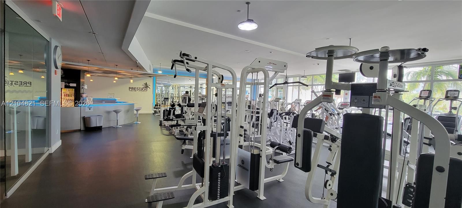 В аренду: $2,350 (0 спален, 1 ванн, 776 Квадратных фут)