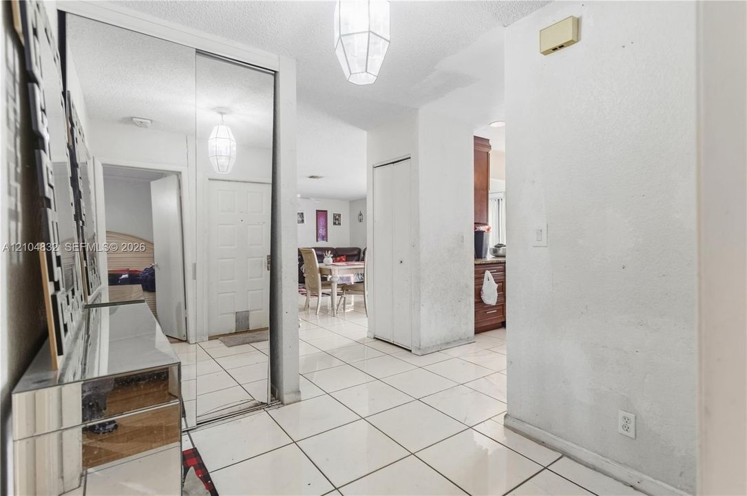 На продажу: $269,000 (2 спален, 2 ванн, 1287 Квадратных фут)