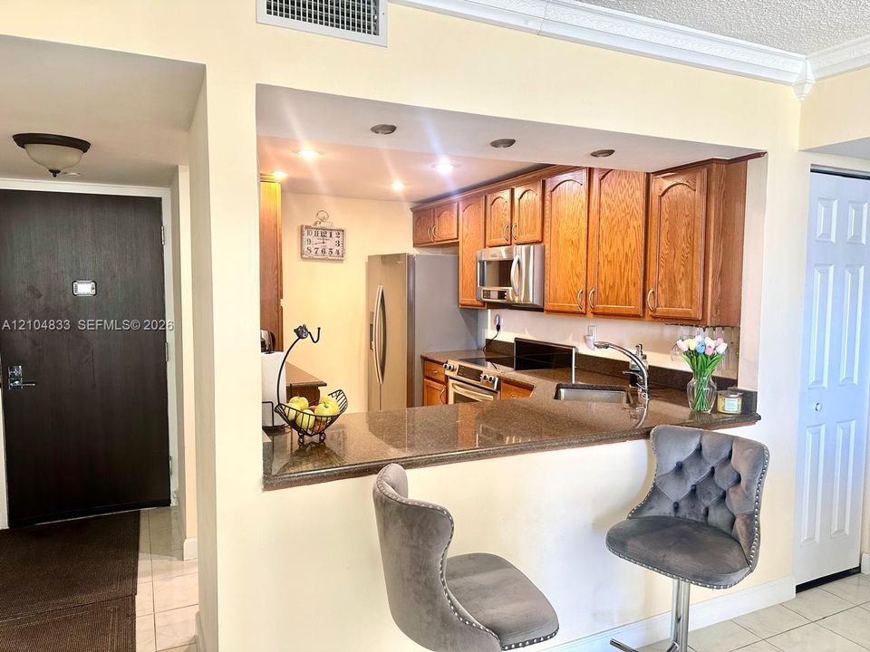 For Rent: $2,550 (2 beds, 2 baths, 1313 Square Feet)