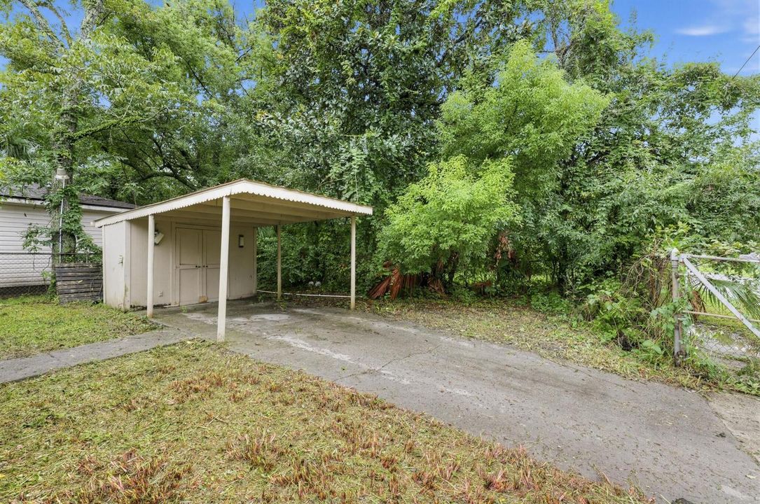 03_956_Baker_Ave-Exterior-9181