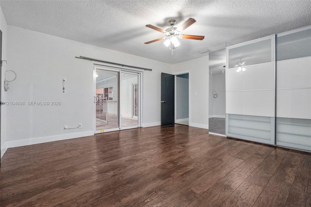 В аренду: $4,885 (3 спален, 2 ванн, 1551 Квадратных фут)