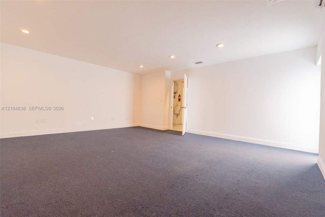 В аренду: $4,885 (3 спален, 2 ванн, 1551 Квадратных фут)