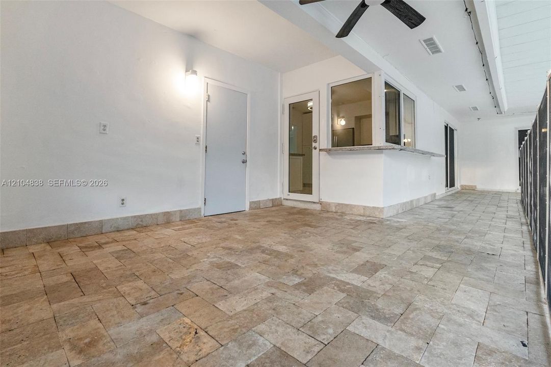 В аренду: $4,885 (3 спален, 2 ванн, 1551 Квадратных фут)