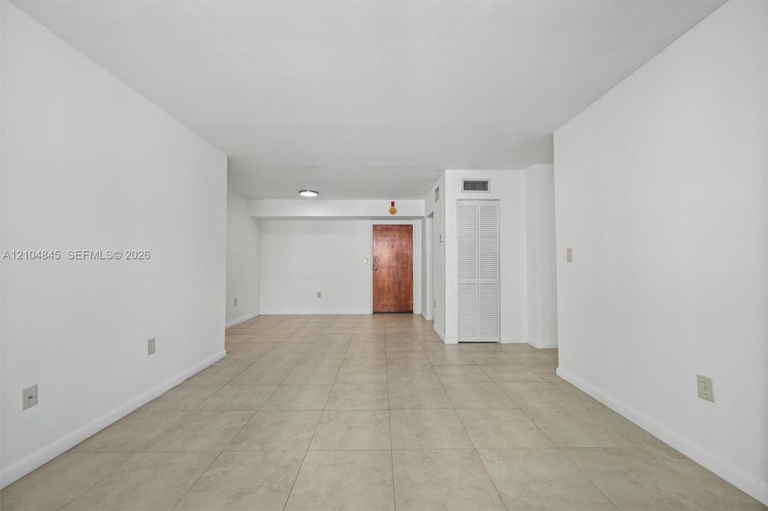 На продажу: $285,000 (2 спален, 2 ванн, 1037 Квадратных фут)