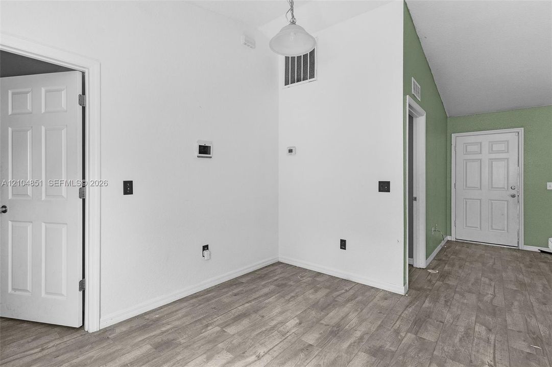 На продажу: $219,900 (3 спален, 2 ванн, 0 Квадратных фут)
