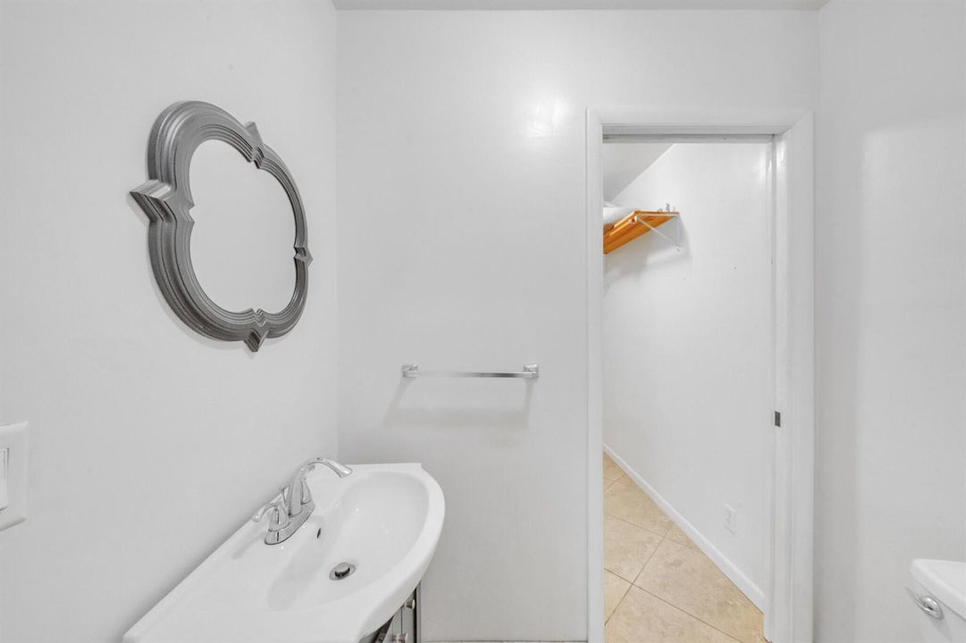 4 Half Bath