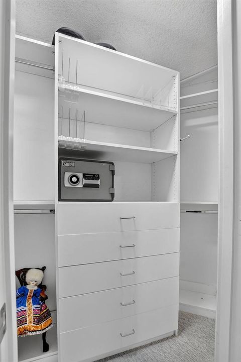 Walk In Custom Closet