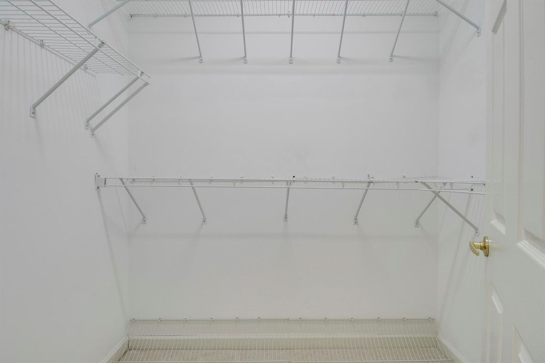 Walk-in Closet 1