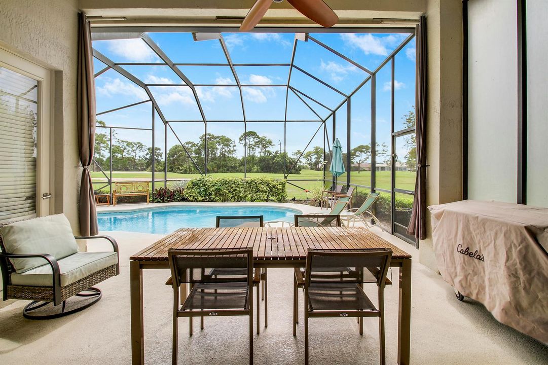 Screened Lanai w/ Pool