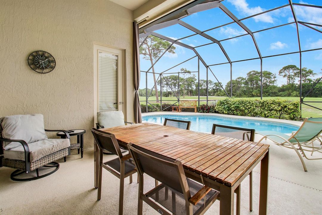 Screened Lanai w/ Pool