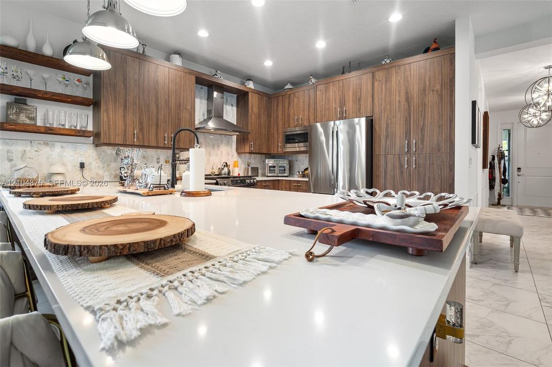 На продажу: $695,900 (2 спален, 2 ванн, 2136 Квадратных фут)