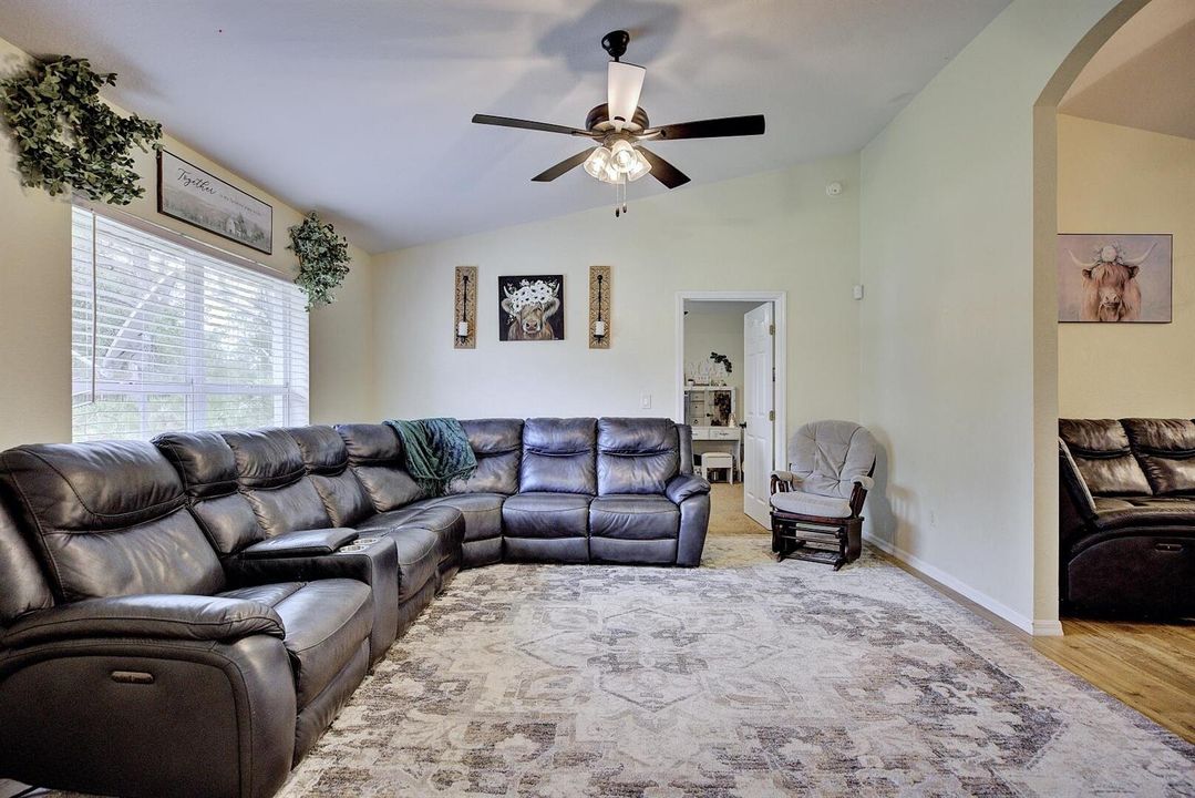 BG4A1171_2_3