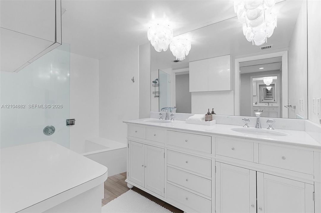 For Sale: $595,000 (2 beds, 2 baths, 1395 Square Feet)