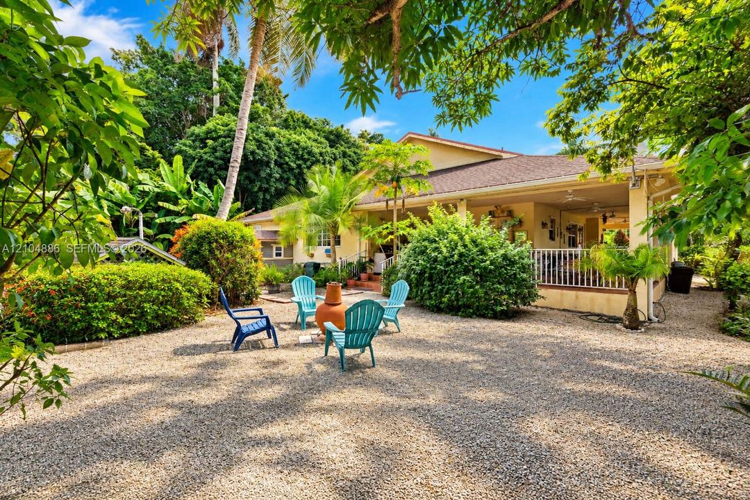 For Sale: $1,289,998 (4 beds, 2 baths, 2608 Square Feet)