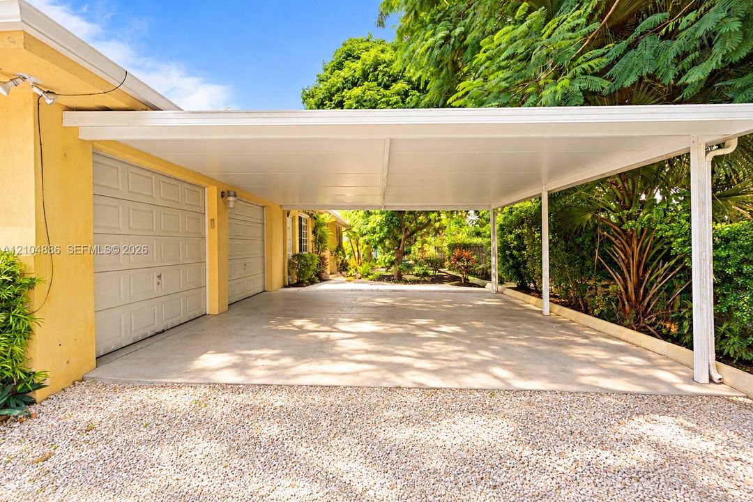 For Sale: $1,289,998 (4 beds, 2 baths, 2608 Square Feet)