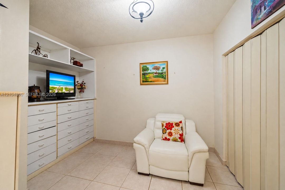For Sale: $1,289,998 (4 beds, 2 baths, 2608 Square Feet)