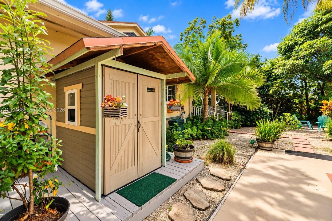 For Sale: $1,289,998 (4 beds, 2 baths, 2608 Square Feet)