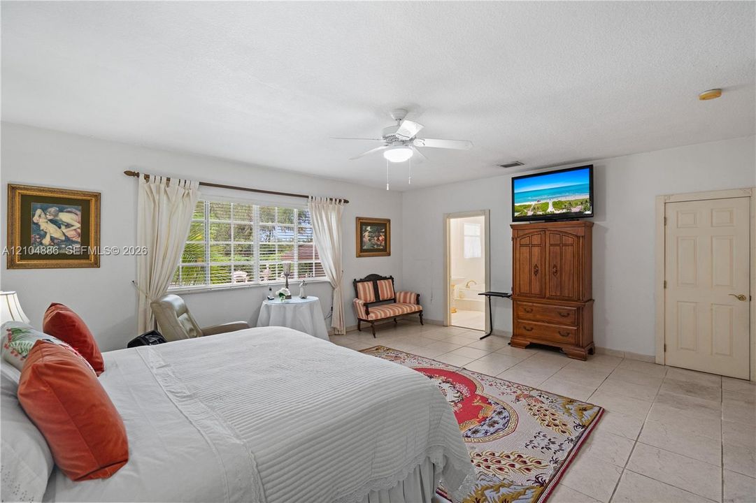 For Sale: $1,289,998 (4 beds, 2 baths, 2608 Square Feet)