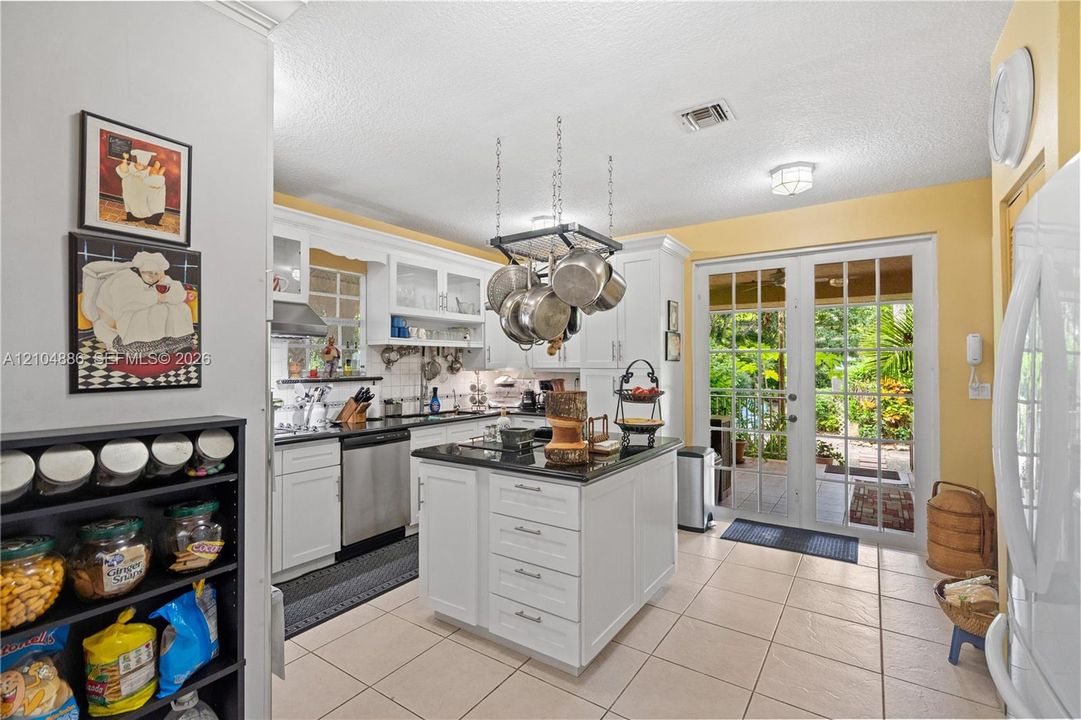For Sale: $1,289,998 (4 beds, 2 baths, 2608 Square Feet)