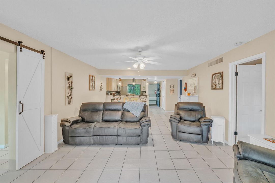 22 Living Area (1)