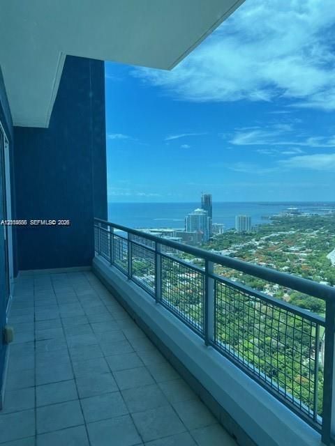 For Rent: $3,650 (1 beds, 2 baths, 951 Square Feet)