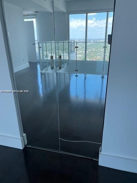 For Rent: $3,650 (1 beds, 2 baths, 951 Square Feet)