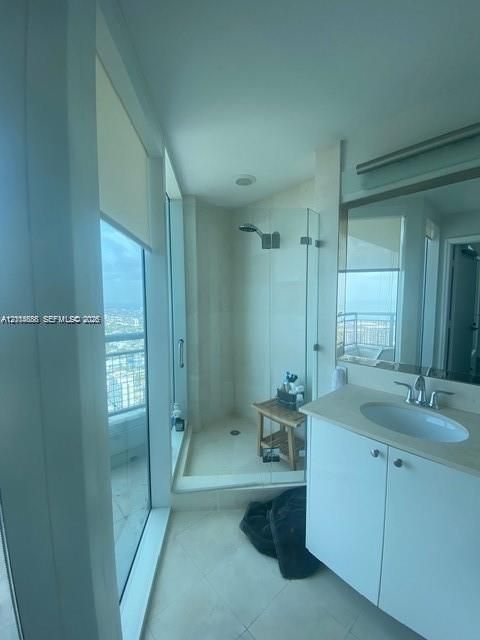 For Rent: $3,650 (1 beds, 2 baths, 951 Square Feet)
