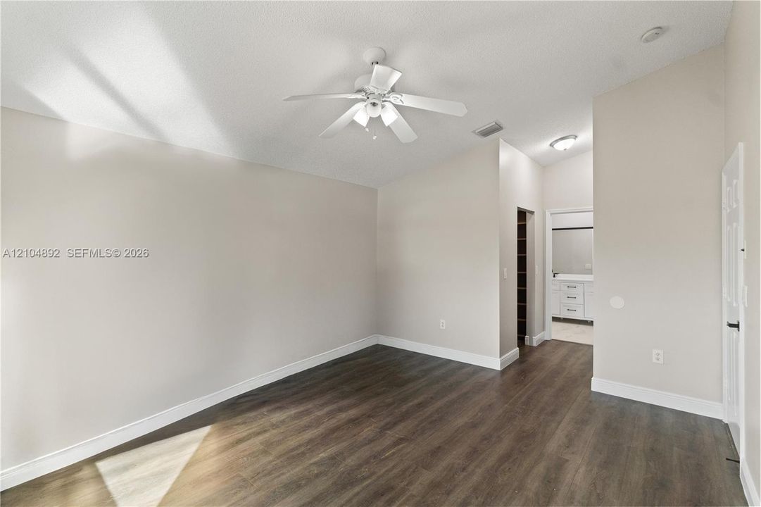 В аренду: $4,500 (3 спален, 2 ванн, 1616 Квадратных фут)